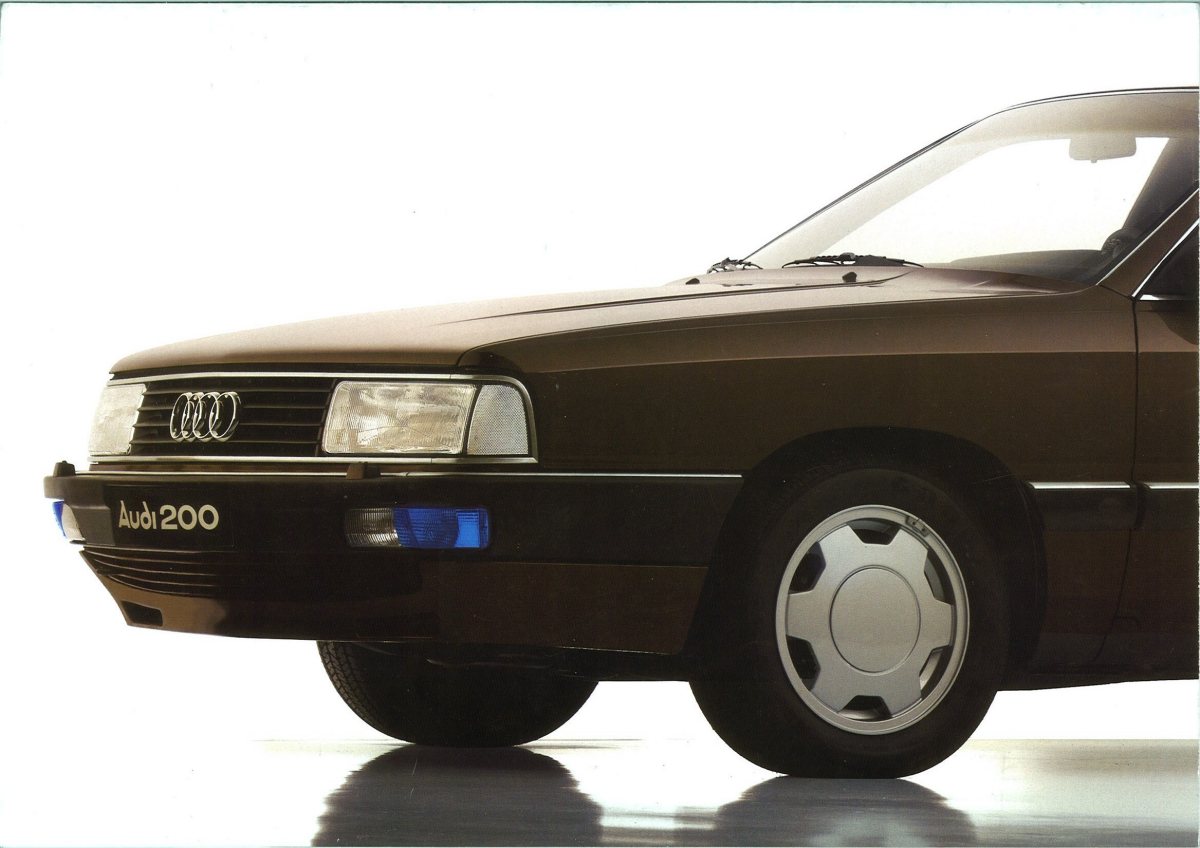 1983 – 200 (NL) Preview Page 2