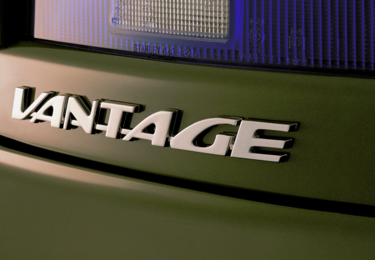 1999 – DB7 Vantage (UK) Preview Page 3